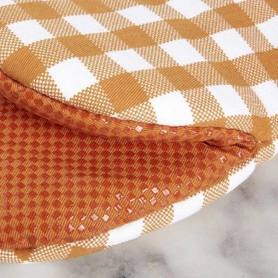 KITCHENAID Gingham Mini Oven Mitt 2-Pack Set, Honey, 5.5"x8" 4 KITCHENAID Gingham Mini Oven Mitt 2-Pack Set, Honey, 5.5"x8" - Image 2