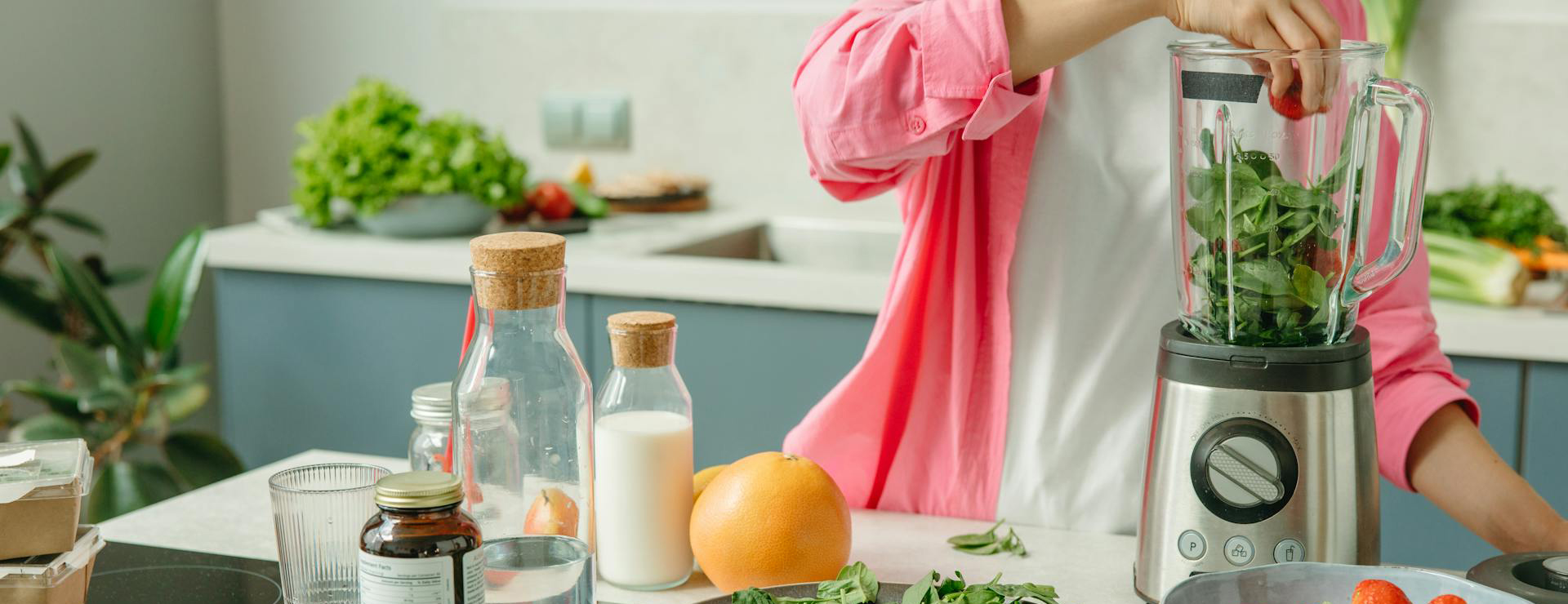 Front Page -KitchenAid pexels yaroslav shuraev 8845657